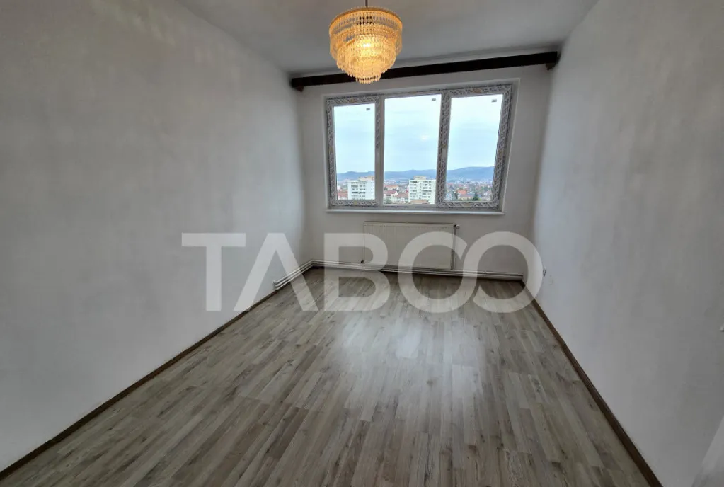 Apartament decomandat de vanzare cu 3 camere balcon zona Mih