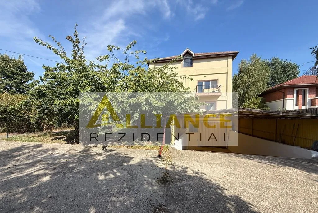 Casa 14 camere 1550 mp teren