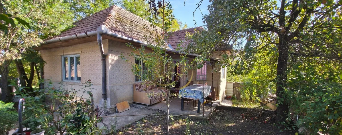 Caianu Teren intravilan 2 800 mp Casa 2 anexe