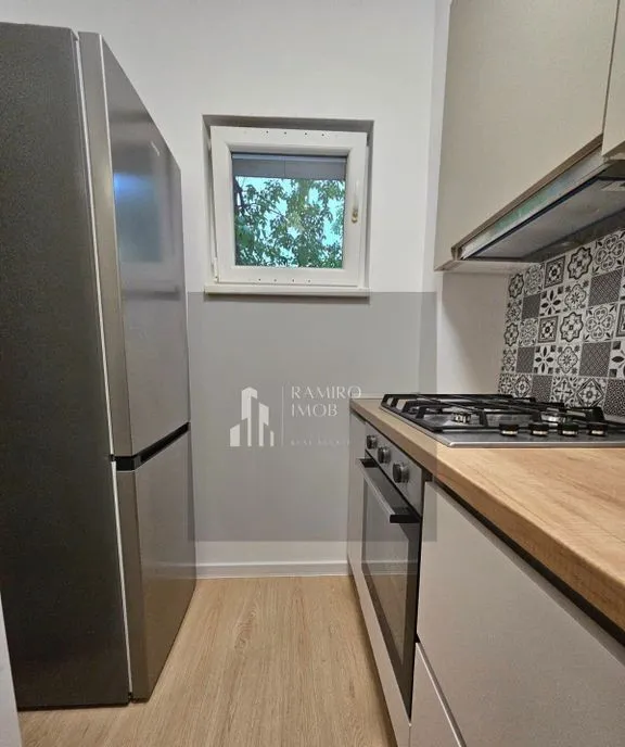 2 camere decomandat modern Parcare 5 min metrou Aparatorii Patriei