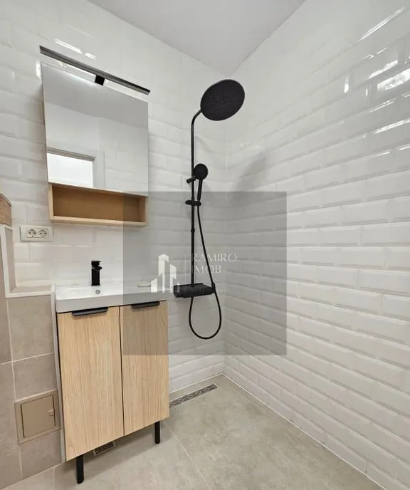 2 camere decomandat modern Parcare 5 min metrou Aparatorii Patriei