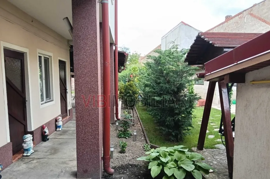 Timisoara casa 176 mp utili teren 327 mp zona Cetatii