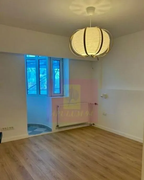 3 camere decomandat zonaCALEA calarasilor - piata muncii