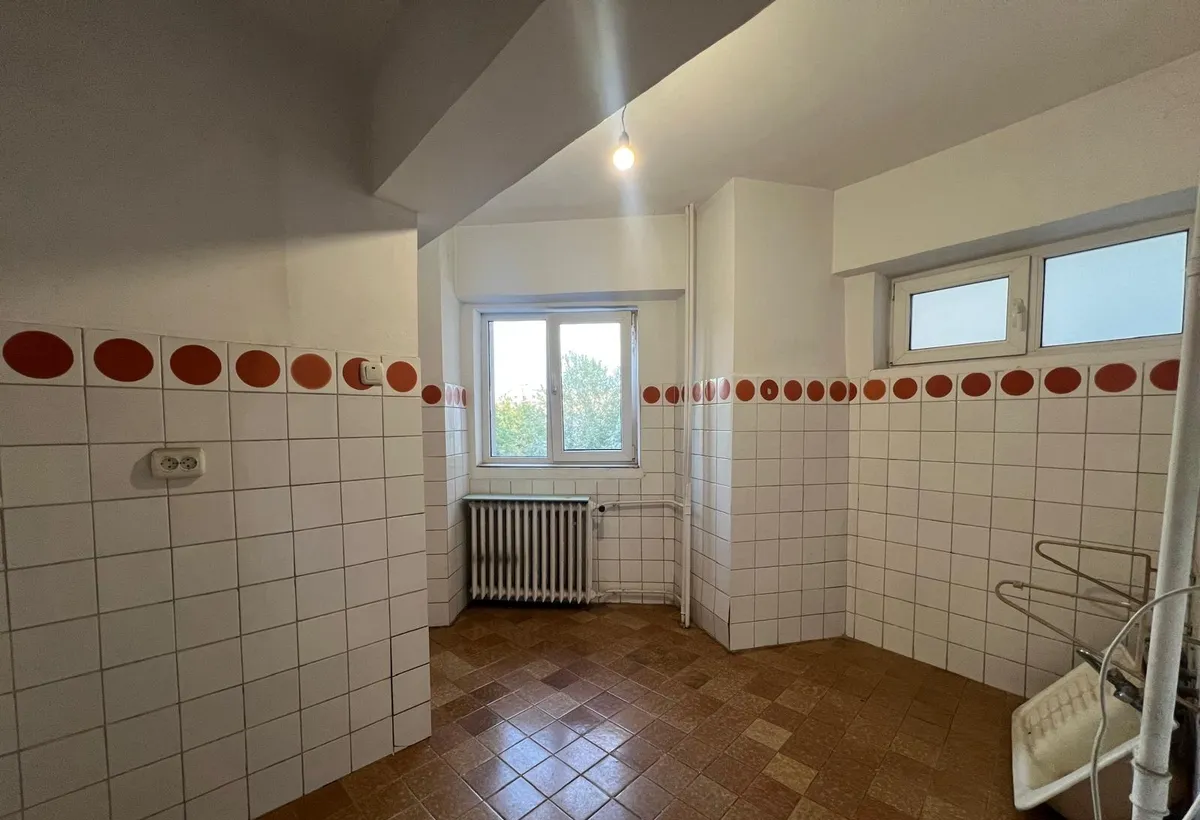 Piata unirii fantani 2 camere 65 mp vedere spate