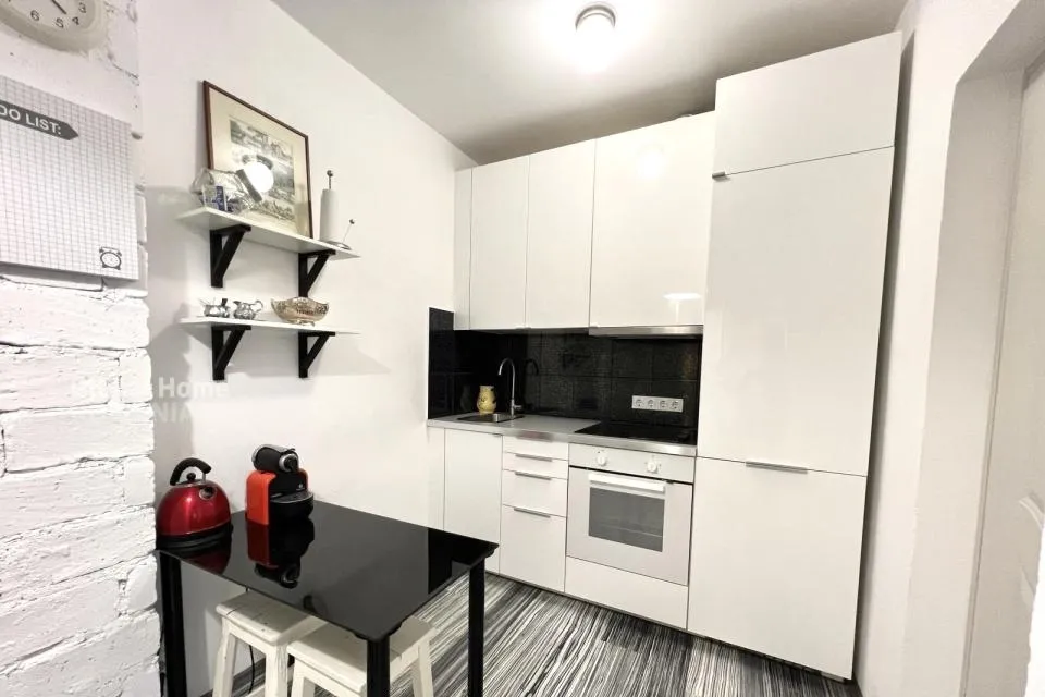 Calea Victoriei stradal 2 rooms apartment no risc building