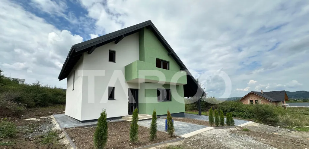 Casa 5 camere de vanzare curte 500 mpu 127 mpu