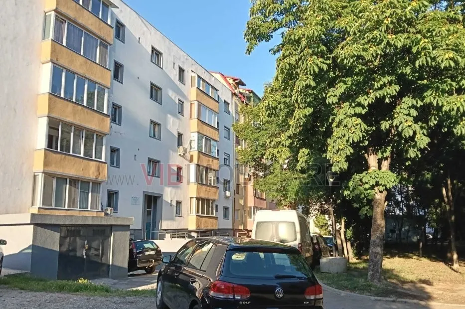 Timisoara 2 camere 56 mp etaj 3/5 boxa zona hotel Strelitia