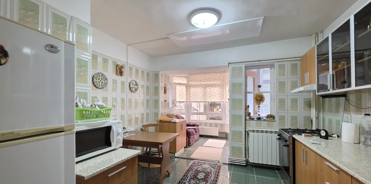 Sinaia 3 camere 87 mp complex privat parcare boxa