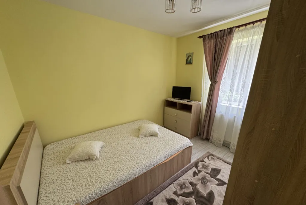 Apartament cu 2 camere Busteni Strada Grivitei