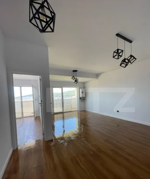Apartament cu 2 camere 45 mp zona Floresti