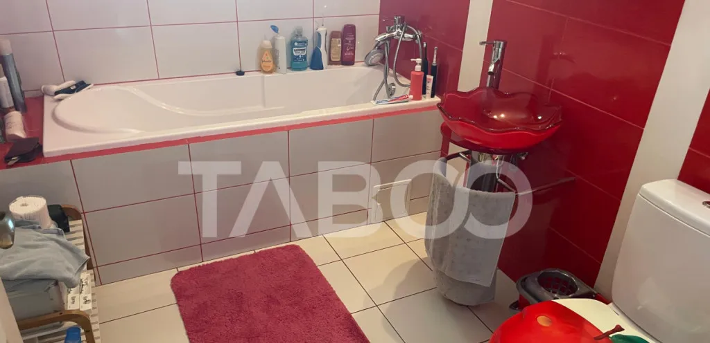 Apartament spatios de vanzare cu terasa si gratar in Arhitec