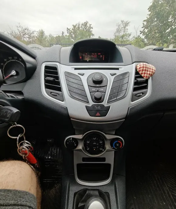 Ford Fiesta 1 25 Benzina ndash Doar 74 339 km reali - Impecabila 4 500 eur
