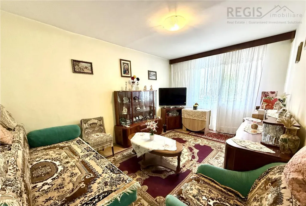Apartament de 3 camere etaj 3/ 4 Astra Brasov