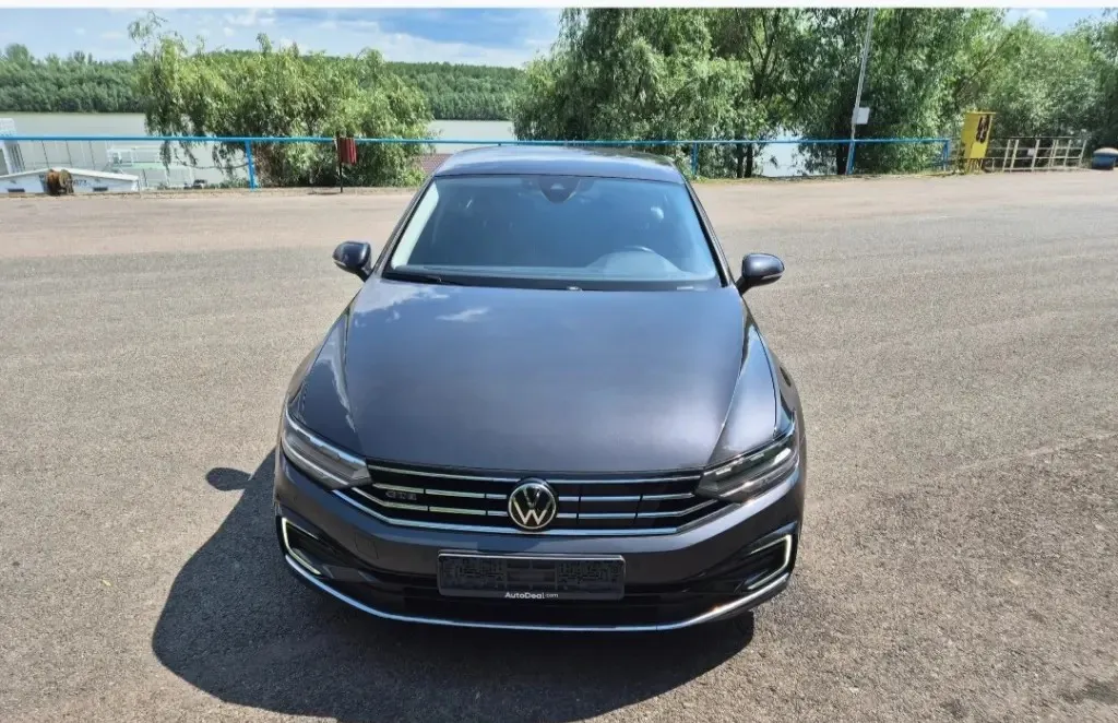 Volkswagen Passat 1 4 TSI DSG GTE 16 000 eur