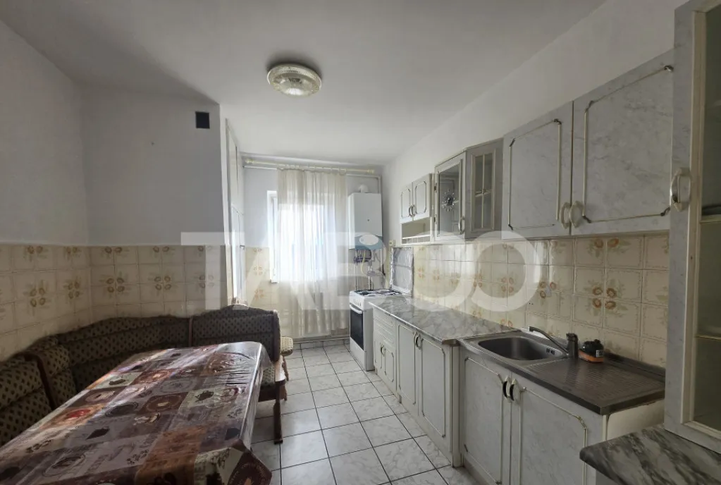 Apartament 2 camere de vanzare 52 mp decomandat balcon Stran