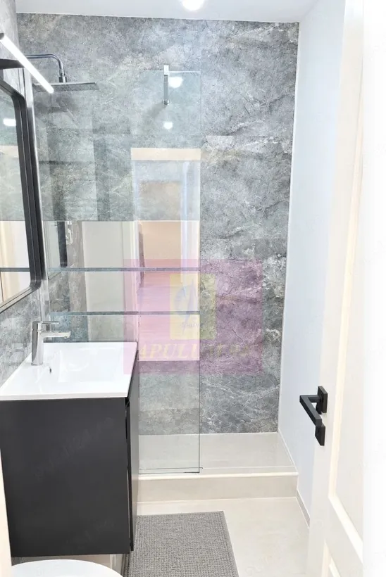 Vanzare apartament 3 camere Bd Unirii stradal Centru Civic