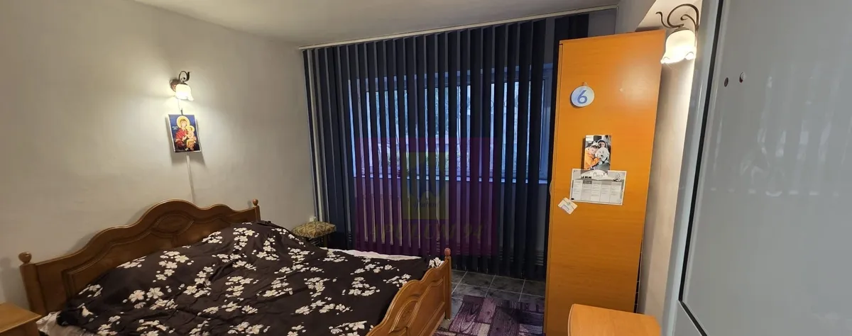 Apartament cu 3 camere de vanzare in Campina parter