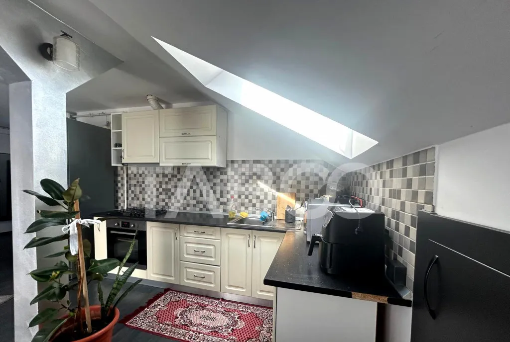Apartament 3 camere de vanzare decomandat 72 mp zona Brana S