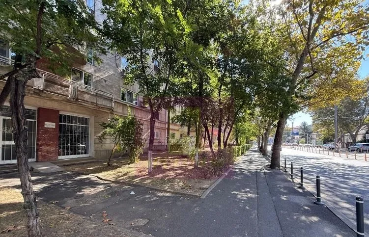 Apartament 3 camere cu vedere la Barbu Vacarescu