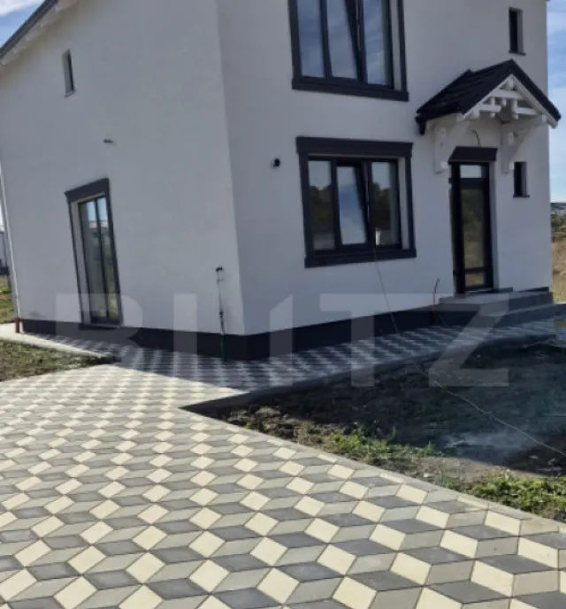 Casa P 1 finisaje incluse 4 camere 120 mp teren 580 mp