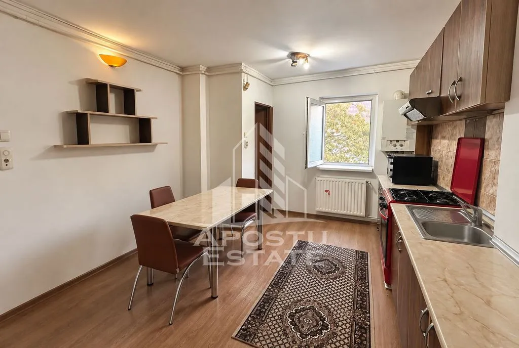 Apartament cu 3 camere semidecomandat centrala proprie zona Girocului