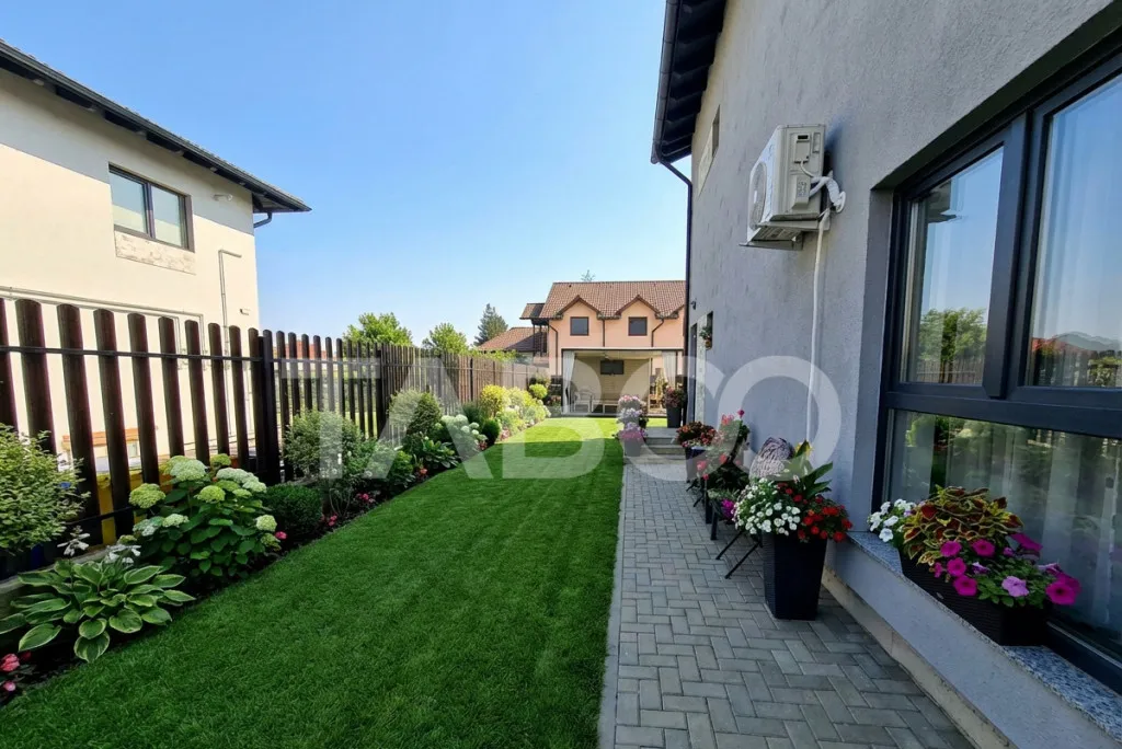 Casa de locuit spatiu comercial de vanzare in Cisnadie