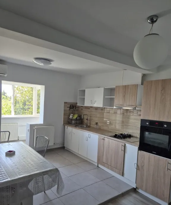 Apartament 3 camere 75 mp - Str Perlei