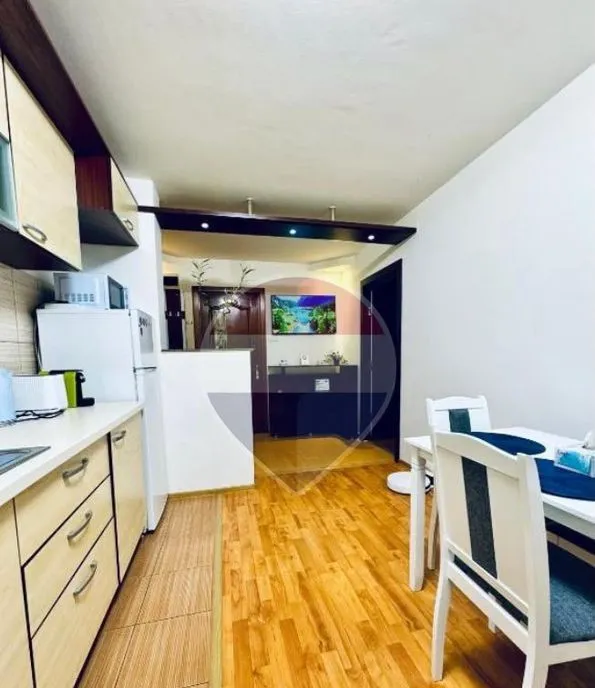 Apartament 3 camere 74 mp - finisaje de lux parcare zona Tatarasi
