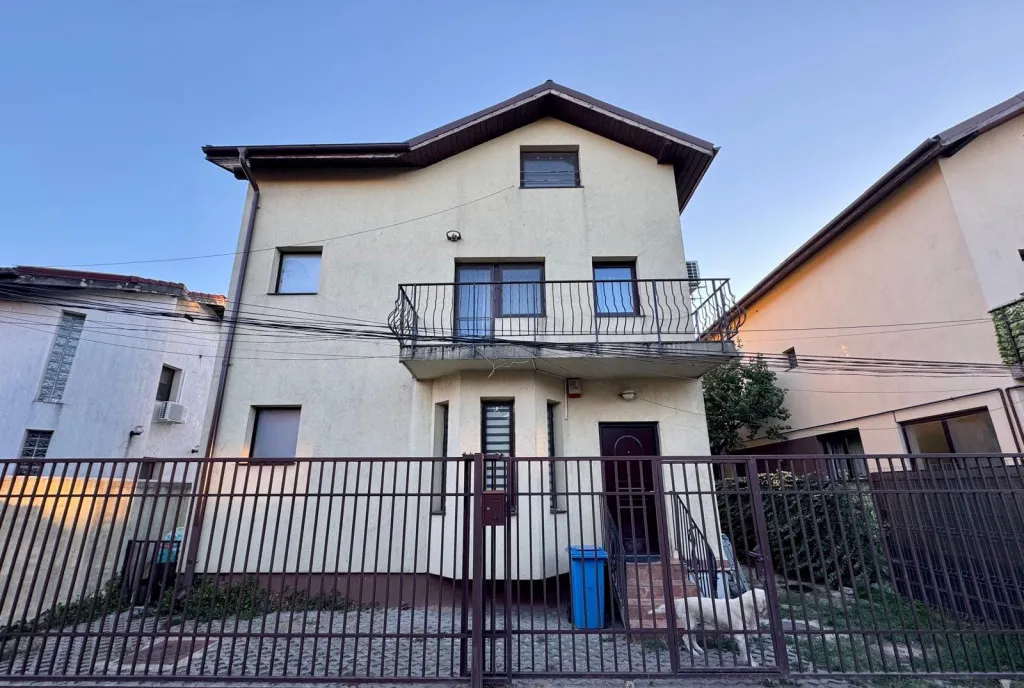 Vila superba 217 mp construiti 213 mp teren C