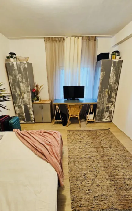 Apartament 3 camere in vila Giulesti zona linistita si curt