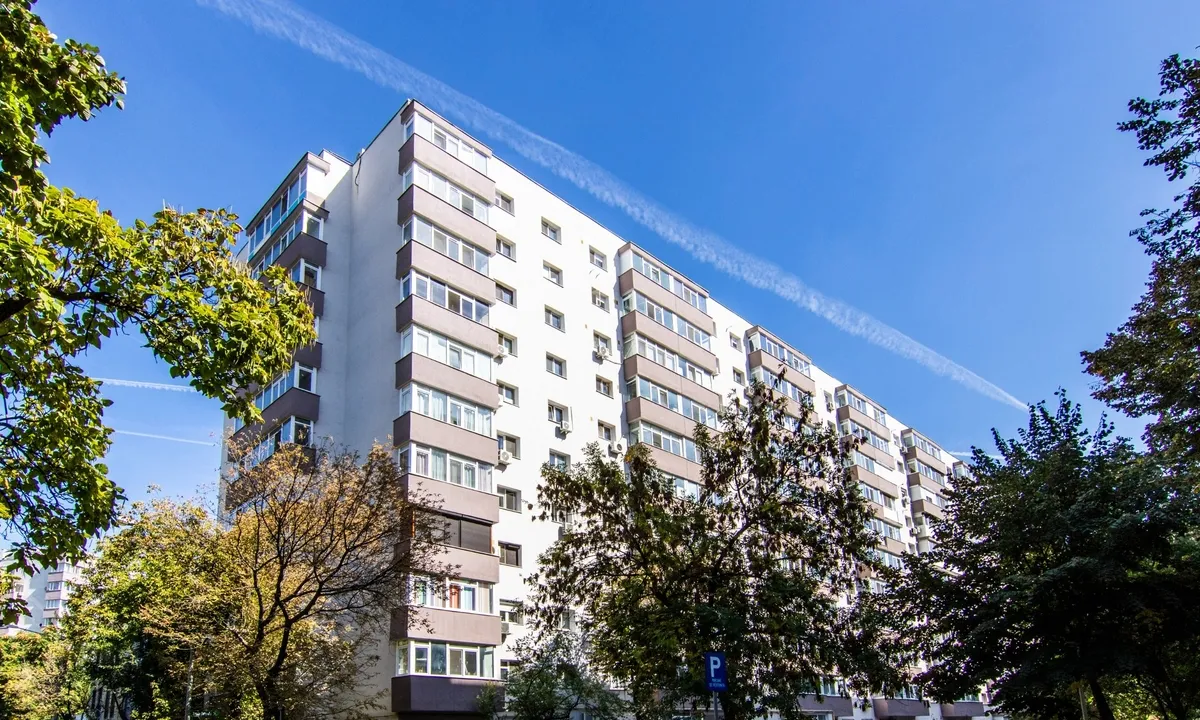 Gorjului garsoniera decomandata 35 mp c tie 1979 bloc mixt reabilitat S V