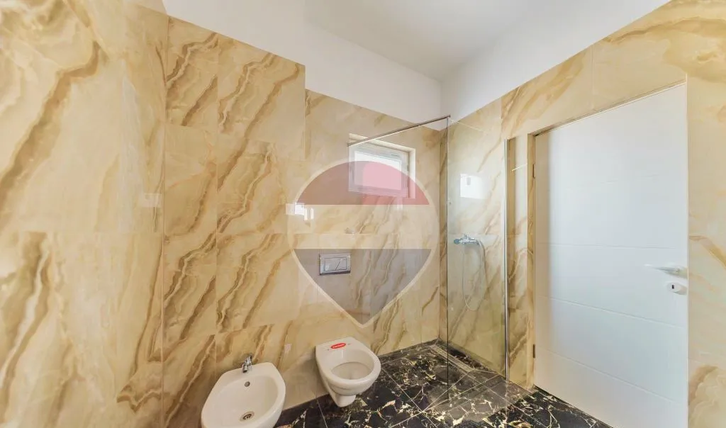 Apartament nou cu 2 camere si balcon de 20 mp in zona Intim