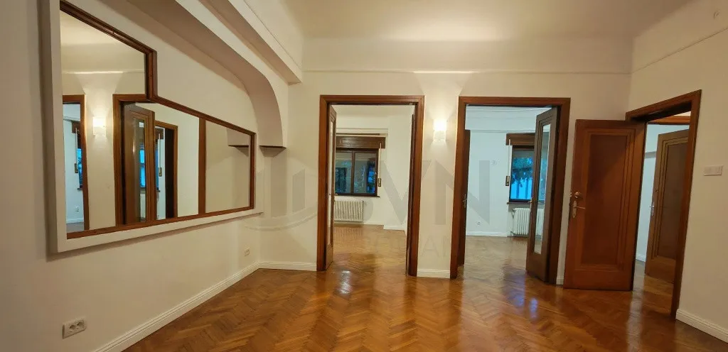 Apartament 4 camere decomandat de inchiriat Kiseleff etaj P/1 113 mp
