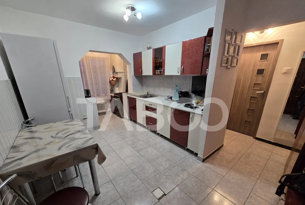 Apartament 2 camere decomandat balcon pivnita Terezian Sibiu