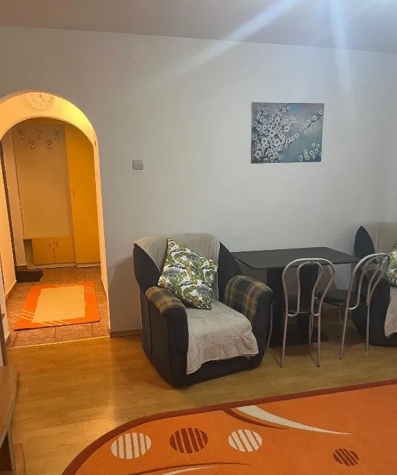 Apartament 2 camere renovat etaj 2/4 loc de parcare Giurgiului