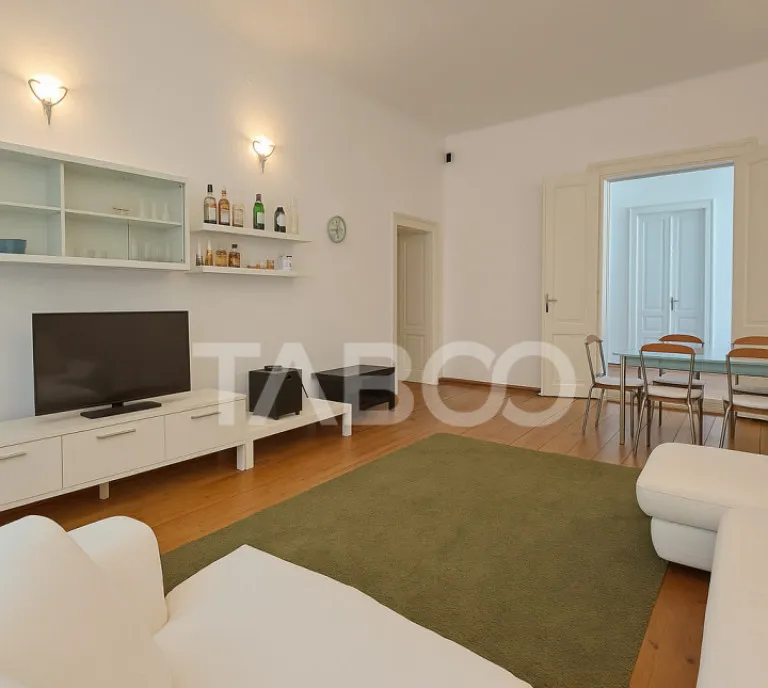 Bulevardul Victoriei apartament 3 camere de vanzare curte