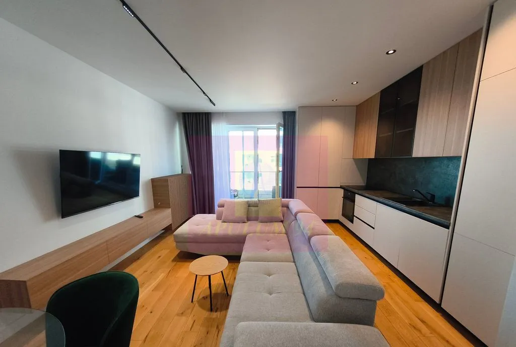 Apartament 3 Camere Lebada Lake Residence