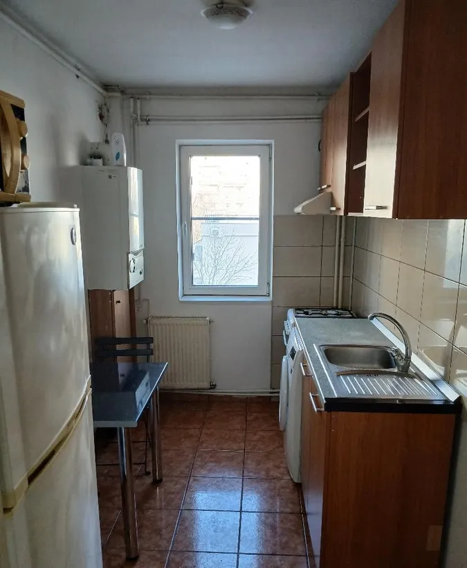 Drumul Taberei intre Piata Moghioros si Plaza semistradal particular
