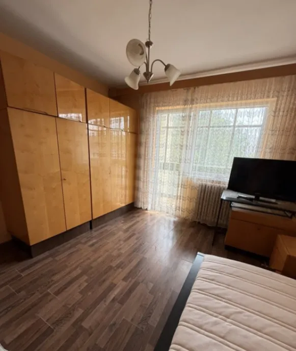 Apartament 3 camere decomandat 74 mp 2 balcoane Mana