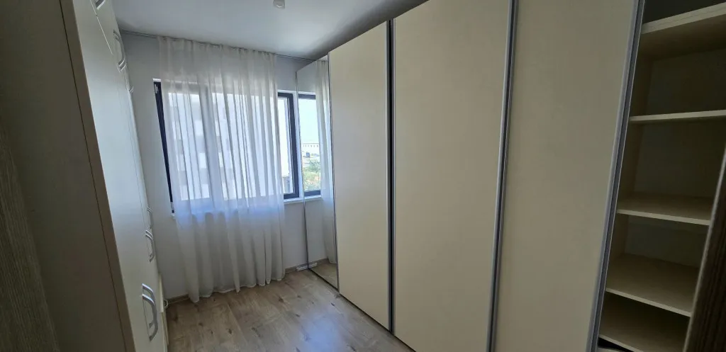 4 camere 3 bai 2 locuri de parcare Terasa Greenfield