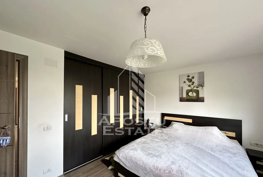Jumatate de duplex cu 4 camere de vanzare Dumbravita Timis