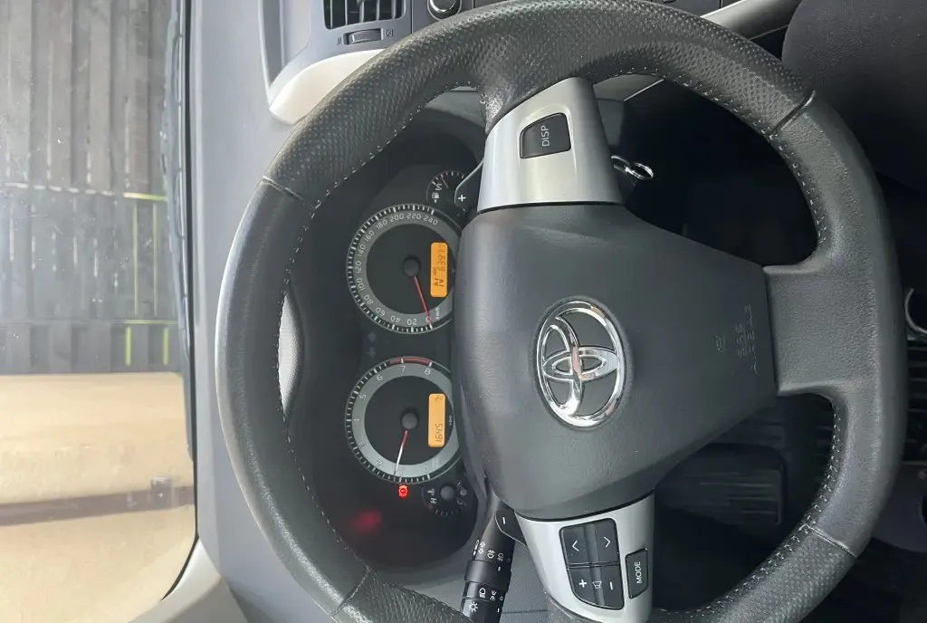 Toyota Auris 1 6 Valvematic 2012 cutie automata ndash 64 100 km 8 500 eur