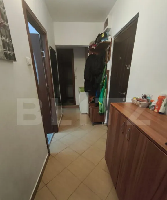 Apartament 3 camere Etaj intermediar 2 balcoane Zona