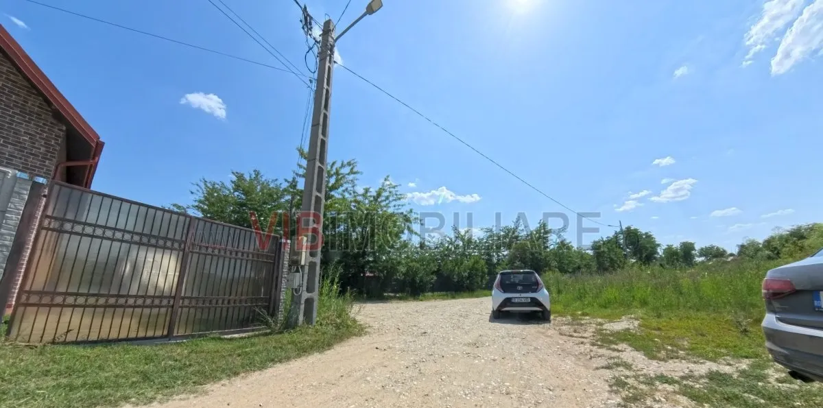 Racari Teren 13659 mp intravilan constructii
