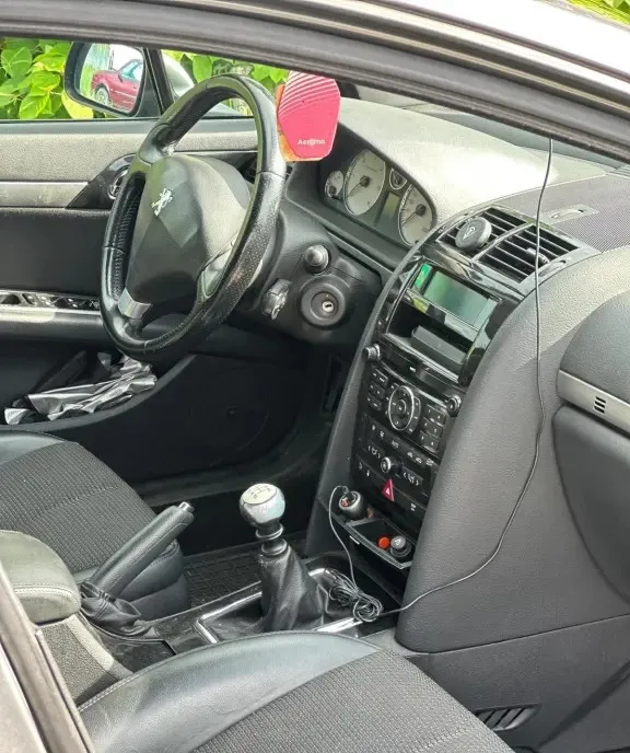 Peugeot 407 2 0 hdi 2 850 eur