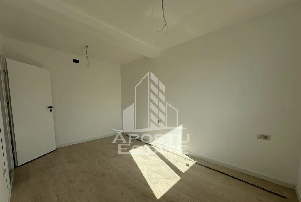 Penthouse cu scara interioara deosebita 3 camere si 2 bai langa Lidl