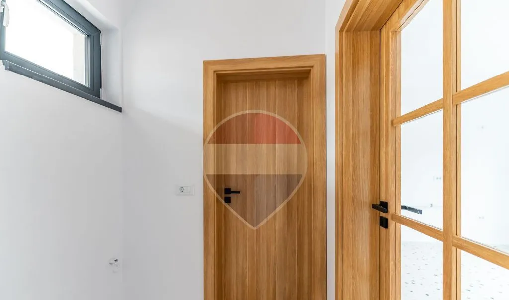 Casa eleganta si spatioasa in complex privat - Zona Centrala Arad