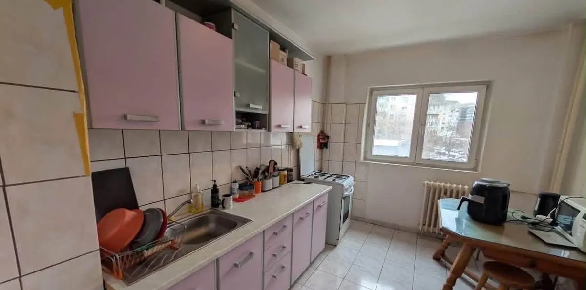 Brancoveanu 4 camere 2 bai et 2 an 1982 5 min metrou Brancoveanu
