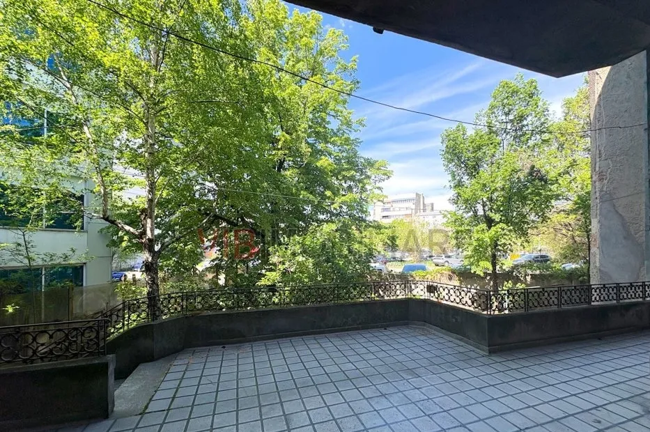 Unirii Mircea Voda apartament in vila interbelica 6 camere 190 mp