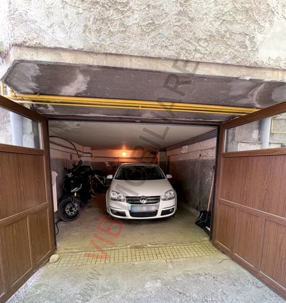 Unirii Mircea Voda apartament in vila interbelica 6 camere 190 mp
